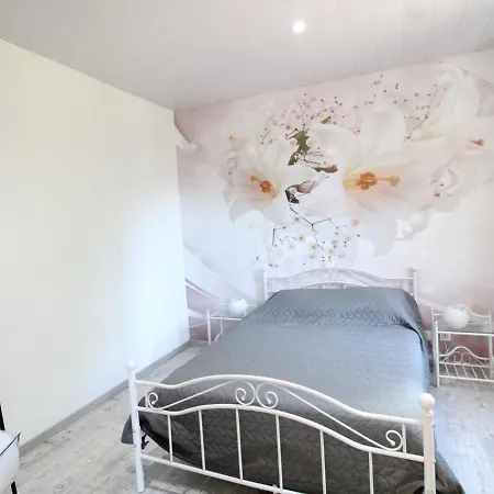 Maison Renovee Avec Grand Jardin, Activites Nautiques Et Randonnees A Proximite - Fr-1-742-526