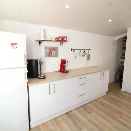 Casa vacanze Maison Renovee Avec Grand Jardin, Activites Nautiques Et Randonnees A Proximite - Fr-1-742-526 *
