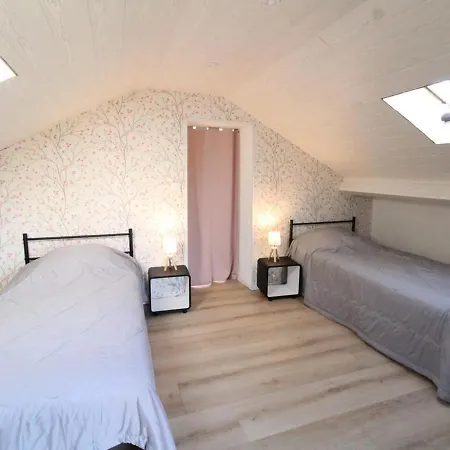 Maison Renovee Avec Grand Jardin, Activites Nautiques Et Randonnees A Proximite - Fr-1-742-526 Champagnac (Auvergne)